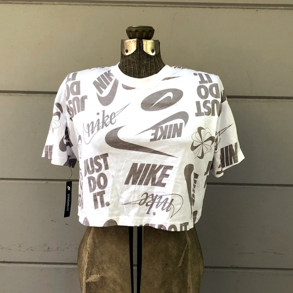 Nike ‘Logo Splash’ Cropped T-Shirt, Size M - Picture 2 of 7